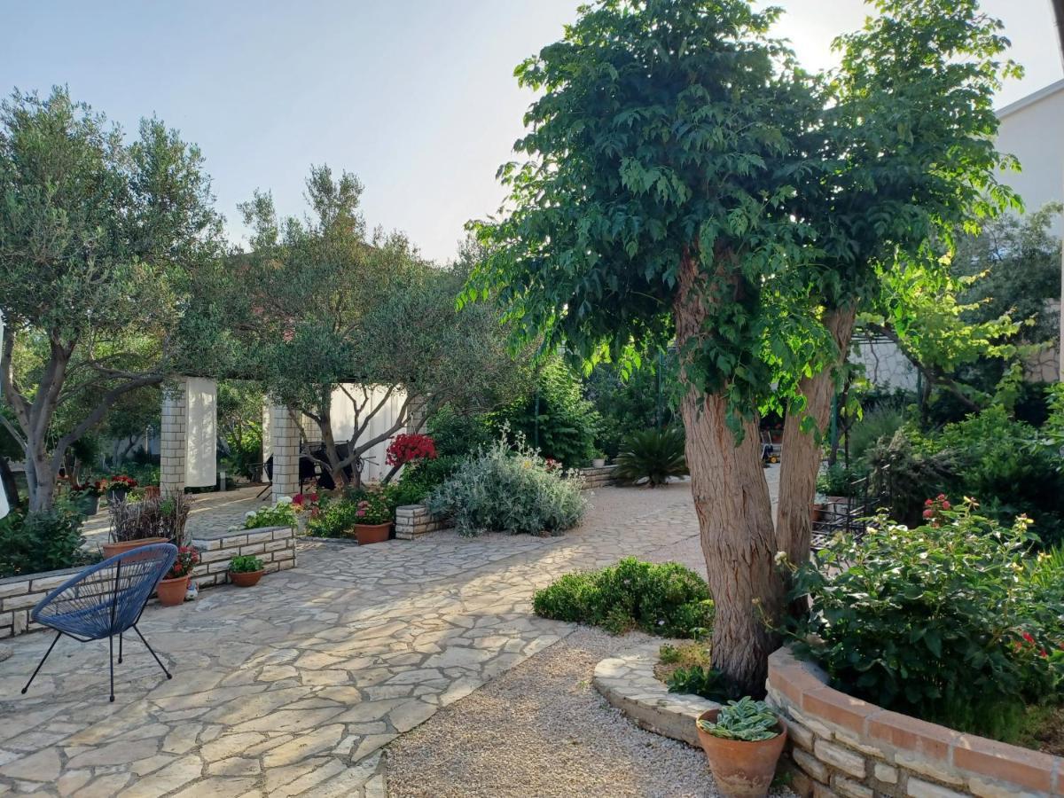 Apartmani Milena Barbat na Rabu Exterior foto